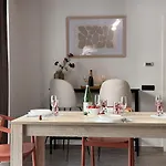 The Hangar Loft - Leonoardo, Center & Parking