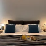 The Hangar Loft - Leonoardo, Center & Parking Apartman *