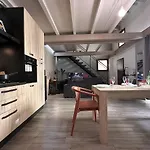 Apartman The Hangar Loft - Leonoardo, Center & Parking Sesto Calende