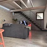 The Hangar Loft - Leonoardo, Center & Parking