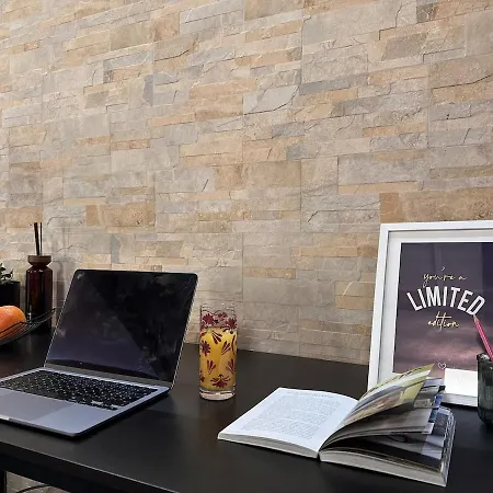 Apartment The Hangar Loft - Leonoardo, Center & Parking *