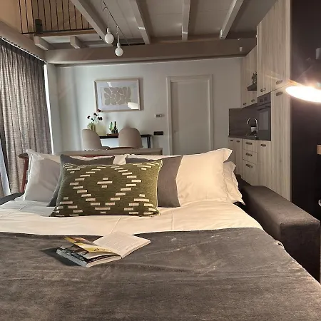 The Hangar Loft - Leonoardo, Center & Parking