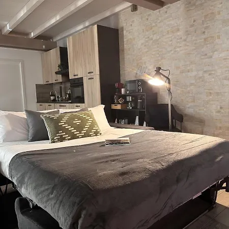 The Hangar Loft - Leonoardo, Center & Parking