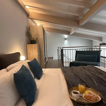 The Hangar Loft - Leonoardo, Center & Parking
