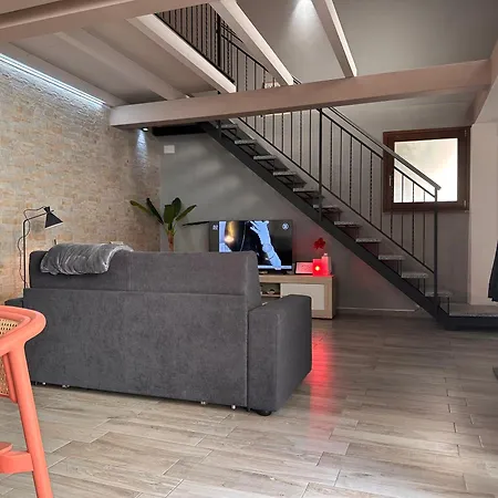 The Hangar Loft - Leonoardo, Center & Parking *