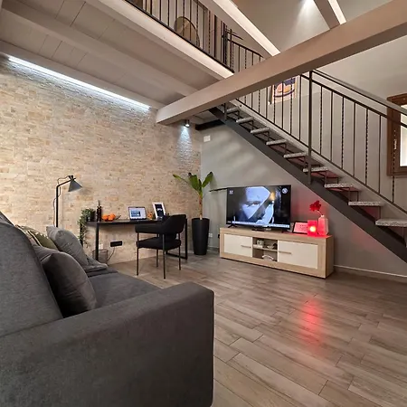 The Hangar Loft - Leonoardo, Center & Parking