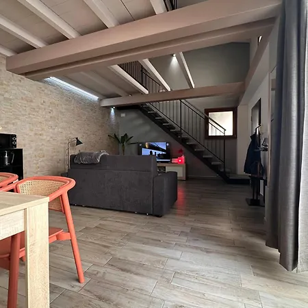The Hangar Loft - Leonoardo, Center & Parking Sesto Calende