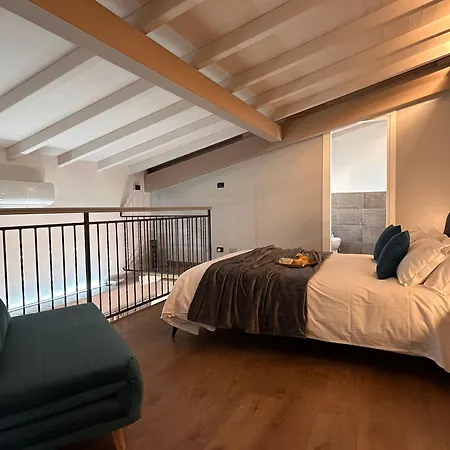 The Hangar Loft - Leonoardo, Center & Parking Apartment Sesto Calende