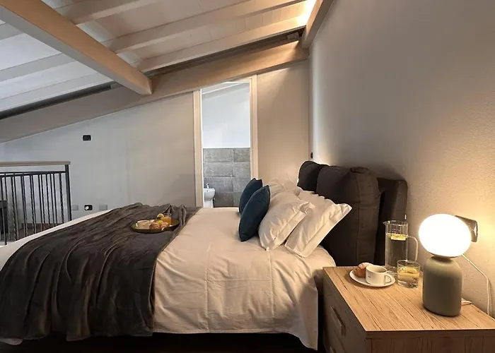 Apartment The Hangar Loft - Leonoardo, Center & Parking