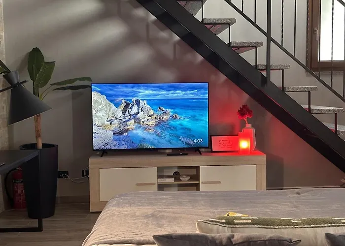 The Hangar Loft - Leonoardo, Center & Parking *