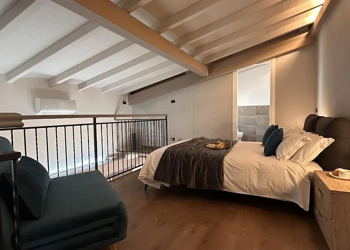 The Hangar Loft - Leonoardo, Center & Parking Apartment Sesto Calende