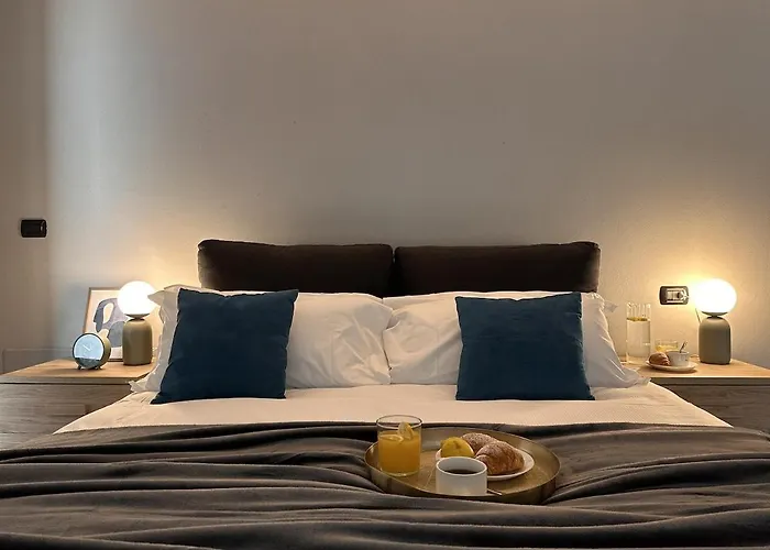 The Hangar Loft - Leonoardo, Center & Parking Apartment *