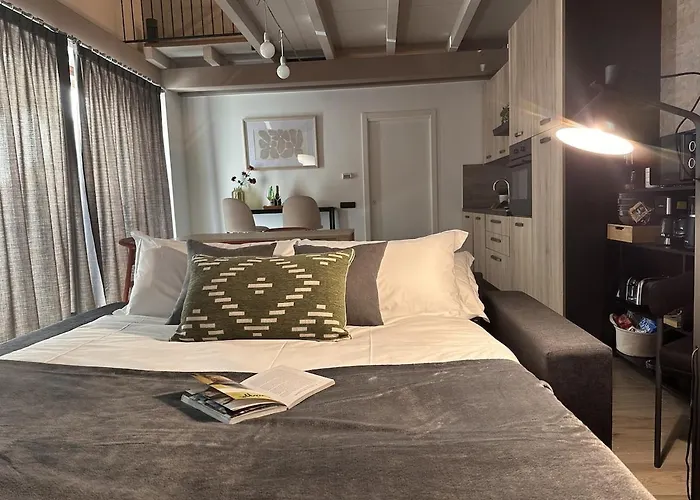 The Hangar Loft - Leonoardo, Center & Parking