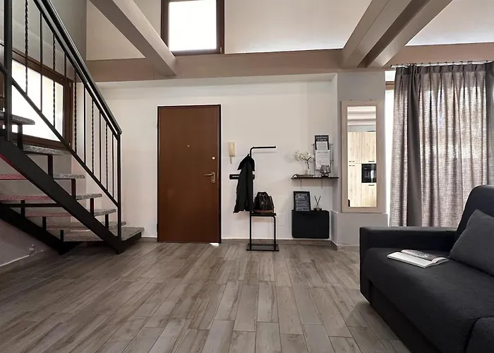 The Hangar Loft - Leonoardo, Center & Parking Apartment Sesto Calende