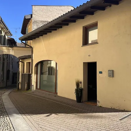 The Hangar Loft - Leonoardo, Center & Parking Apartament Sesto Calende