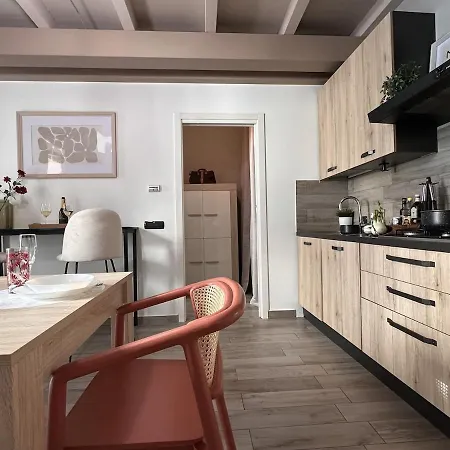 The Hangar Loft - Leonoardo, Center & Parking Apartament