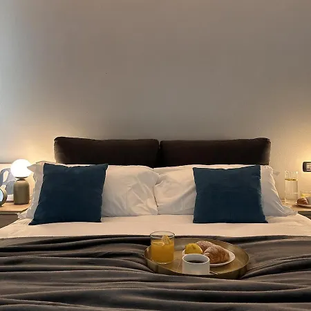 The Hangar Loft - Leonoardo, Center & Parking Apartament *