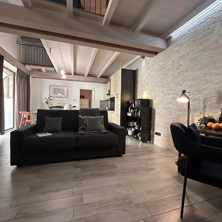 The Hangar Loft - Leonoardo, Center & Parking