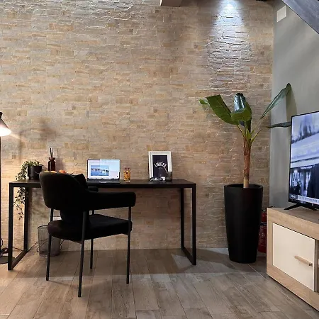 The Hangar Loft - Leonoardo, Center & Parking * Sesto Calende